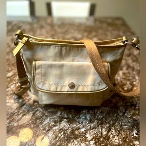 COACH CROSSBODY IN EXCELLENT CONDITION AND VERY CLEAN